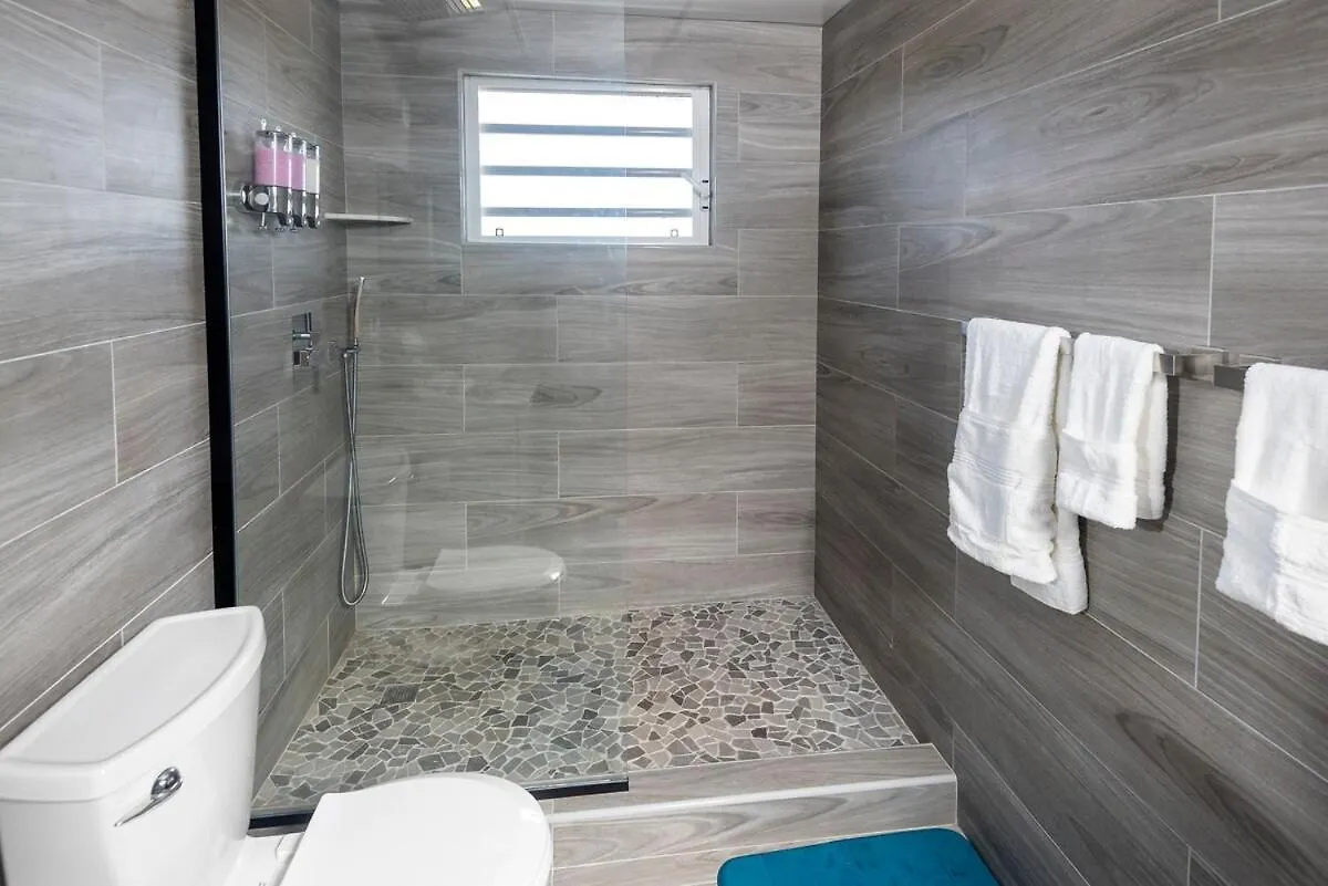 Deany'S Uptop Luxury Suite 6 The Valley